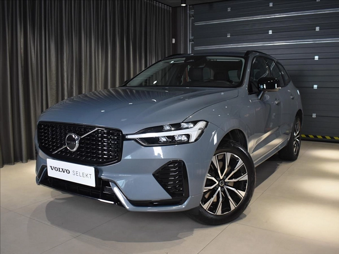 Volvo XC60 2,0 B4 AWD Plus Dark Bezklíč 145 kW automat šedá