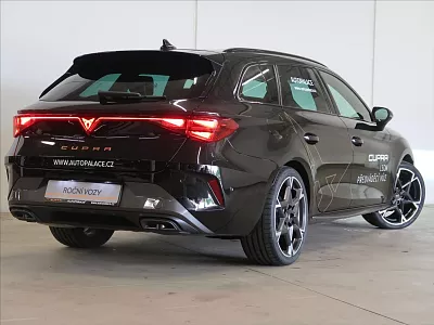 CUPRA Leon 1,5 eTSI 110kW PANO MATRIX LED 110 kW automat černá