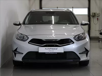 Kia Ceed 1,6 CRDi MHEV 100kW Exc.17tkm 100 kW šedá