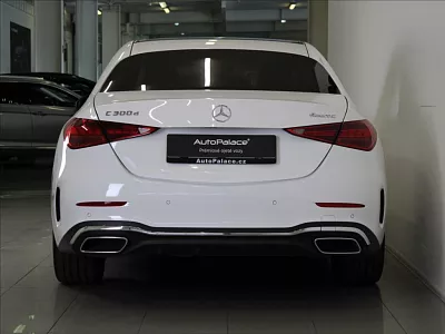 Mercedes-Benz C 2,0 300d 4M AMG PANORAMA ČR 195 kW automat bílá