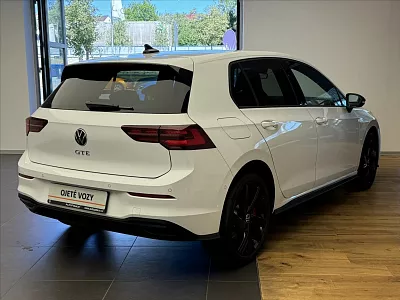 Volkswagen Golf 1,4 TSI GTE Highline 110 kW automat bílá