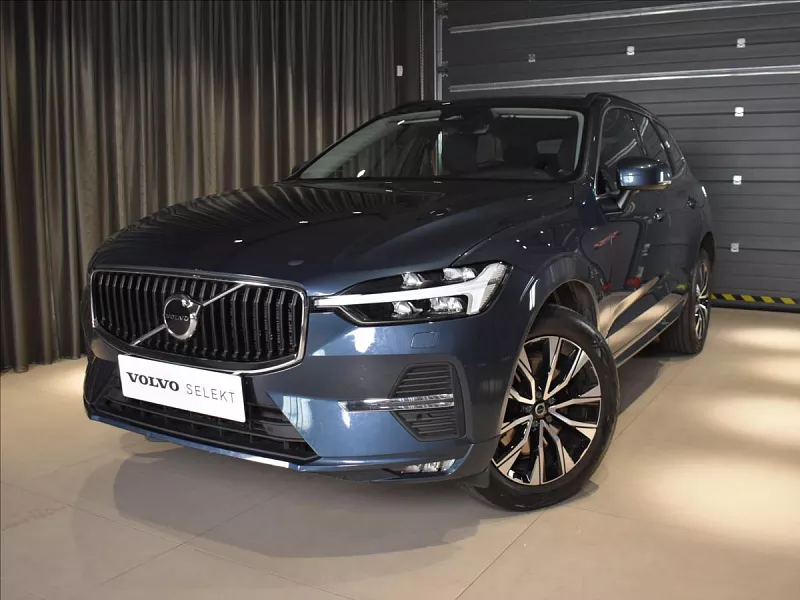 Volvo XC60 2,0 B4 AWD CORE Bezklíč 145 kW automat modrá