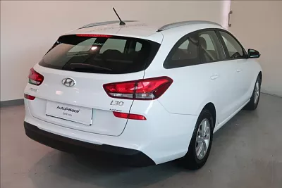 Hyundai i30 1,0 T-GDI 120 Trikolor kombi 88 kW bílá