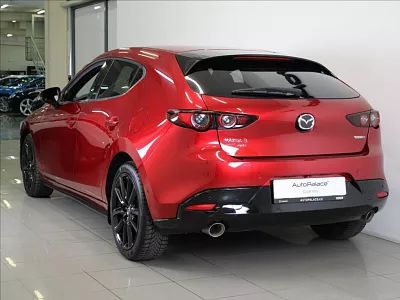 Mazda 3 2,0 G181 AWD GT ČERVENÁ KŮŽE 132 kW červená