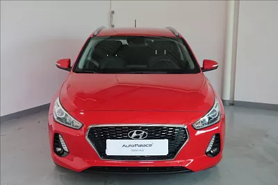 Hyundai i30 1,0 T-GDI TRIKOLOR COMFORT 88 kW červená