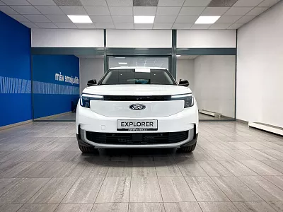 Ford Explorer EV Premium 77 kWh prodloužený dojezd RWD elektro 210 kW automat Frozen White