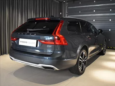 Volvo V90 2,0 D5 AWD PRO tažné,Ventilace 173 kW automat šedá