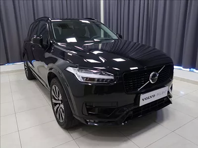 Volvo XC90 2,0 B5 AWD AUT Plus Dark 173 kW automat černá