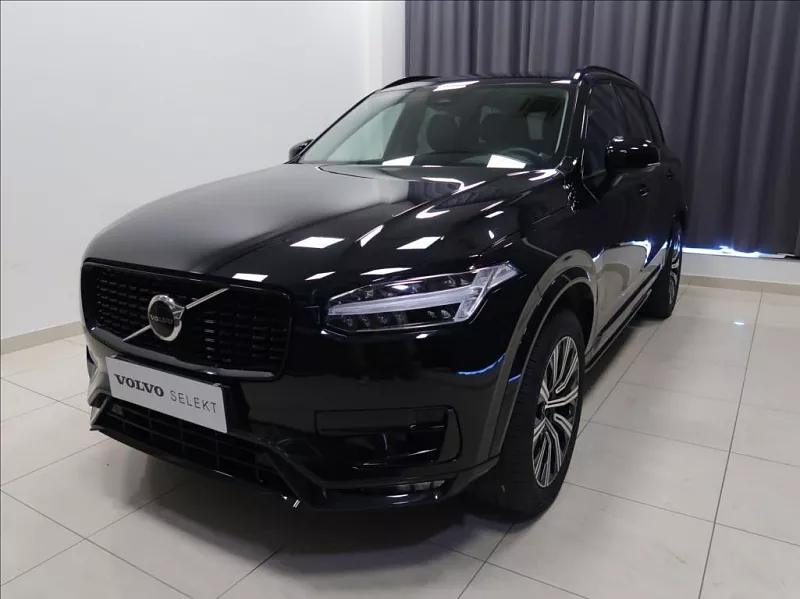 Volvo XC90 2,0 B5 AWD AUT Plus Dark 173 kW automat černá