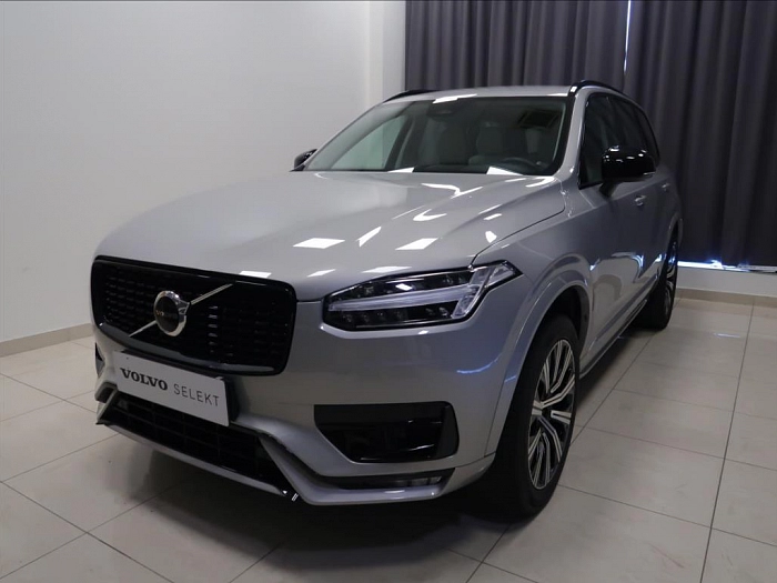 Volvo XC90 2,0 B5 AWD AUT Plus Dark 173 kW automat šedá