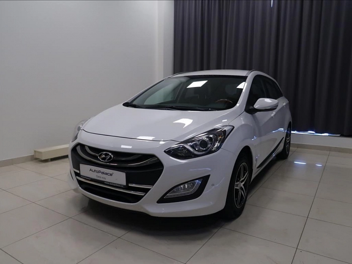 Hyundai i30 1,4 i CVVT Trikolor 73 kW bílá