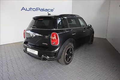 MINI Countryman 1,6 COOPER S 135 kW čierna metalíza