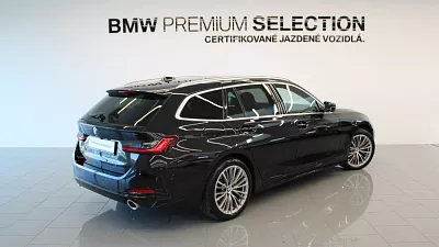 BMW 320d xDrive Touring 140 kW automat Black Sapphire Metallic