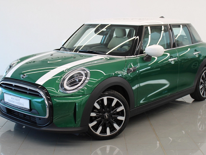 MINI MINI Cooper 5-dverové 100 kW automat British Racing green iv metallic