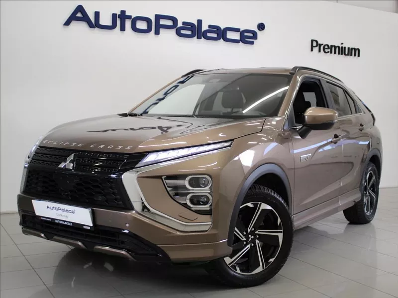 Mitsubishi Eclipse Cross 2,4 PHEV 4WD Instyle 17 570km! 138 kW automat hnědá