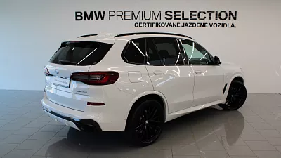 BMW X5 xDrive30d 210 kW automat Alpine White