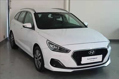 Hyundai i30 1,6 CRDi Style kombi 1.MAJITEL 85 kW bílá