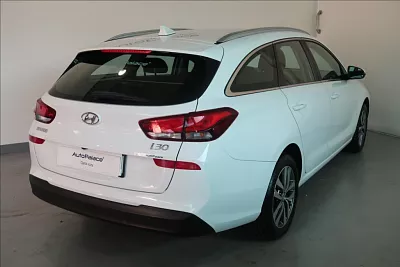 Hyundai i30 1,6 CRDi Style kombi 1.MAJITEL 85 kW bílá