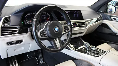 BMW X7 M50d 294 kW automat Carbon Black