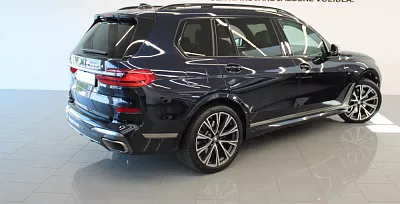 BMW X7 M50d 294 kW automat Carbon Black