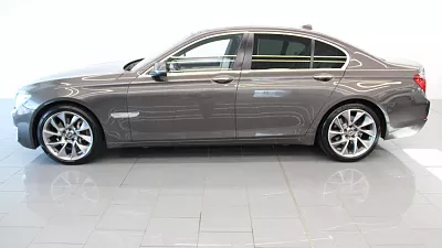 BMW 740d xDrive Limousine 230 kW automat havanna metallic