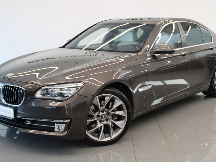 BMW 740d xDrive Limousine 230 kW automat havanna metallic