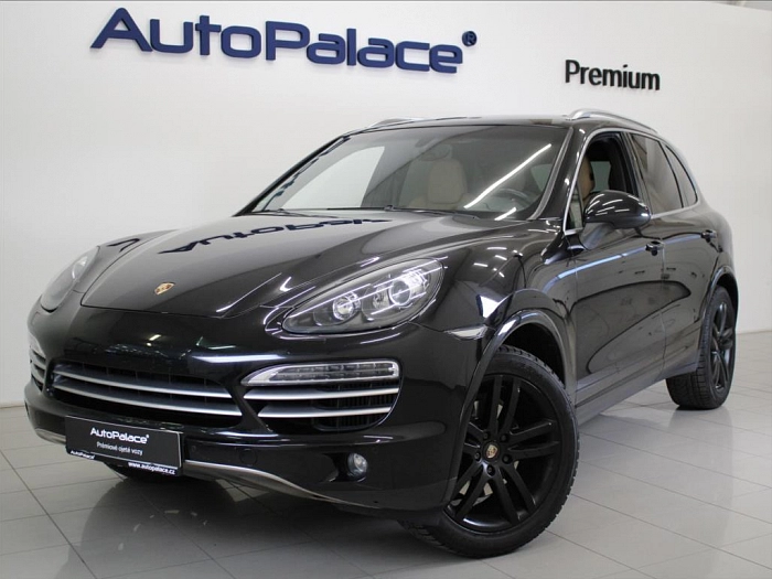 Porsche Cayenne 3,0 TDI V6 Platinum Edition TZ 180 kW automat černá