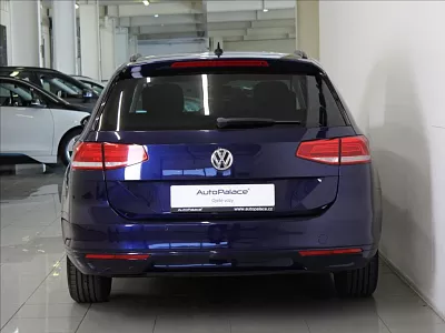 Volkswagen Passat 2,0 TDi DSG Comfortline TAŽNÉ 110 kW automat modrá