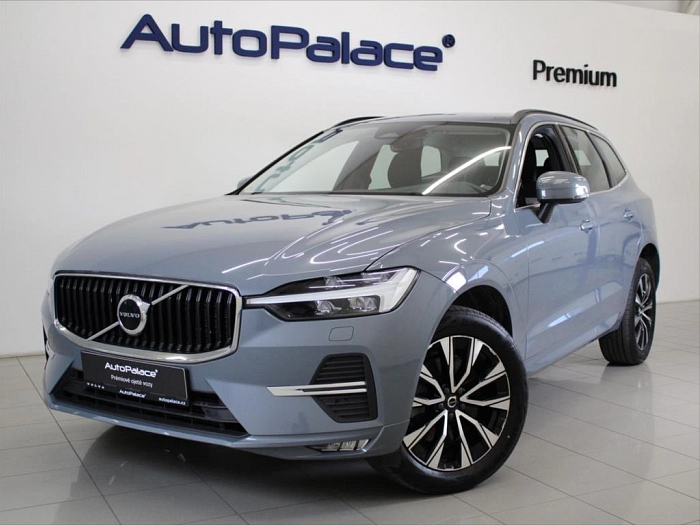 Volvo XC60 2,0 B4 AWD Core KAM.19tkm.ČR 145 kW automat šedá