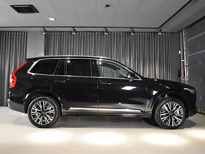 Volvo XC90 Plus Bright Plug-In T8 335 kW automat Černá Onyx