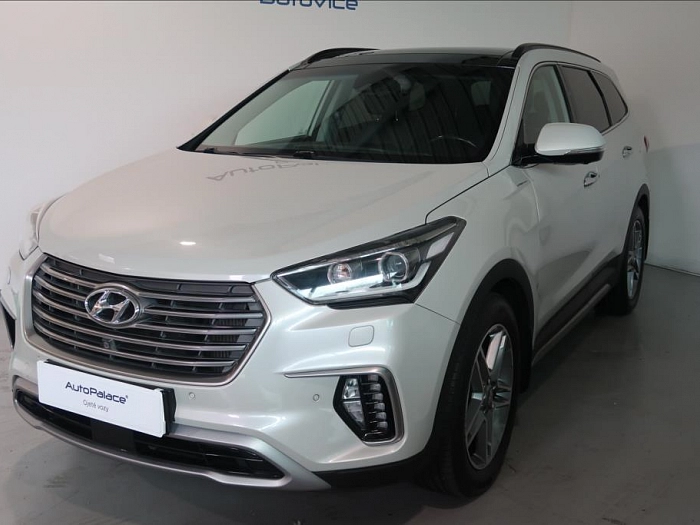 Hyundai Grand Santa Fe 2,2 CRDi Executive 4x4 Auto 147 kW automat béžová metalíza