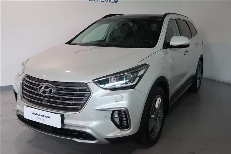 Hyundai Grand Santa Fe 2,2 CRDi Executive 4x4 Auto 147 kW automat béžová metalíza