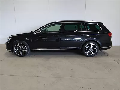 Volkswagen Passat 1,5 TSI EVO ČR DSG Elegance 110 kW automat černá