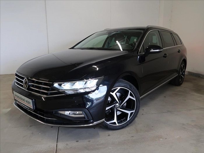 Volkswagen Passat 1,5 TSI EVO ČR DSG Elegance 110 kW automat černá