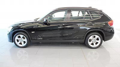 BMW X1 xDrive18d 105 kW automat Čierna