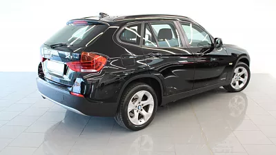 BMW X1 xDrive18d 105 kW automat Čierna