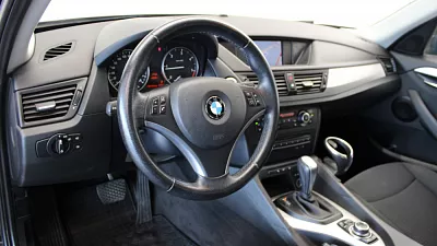 BMW X1 xDrive18d 105 kW automat Čierna