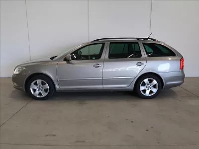 Škoda Octavia 1,8 TSI Elegance 2maj zim.kola 118 kW šedá