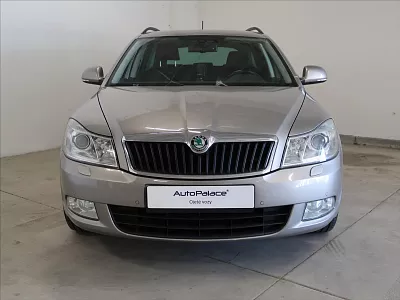 Škoda Octavia 1,8 TSI Elegance 2maj zim.kola 118 kW šedá