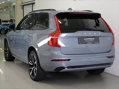 Volvo XC90 2,0 B5 AWD PLUS Dark 7.míst ČR 173 kW automat šedá