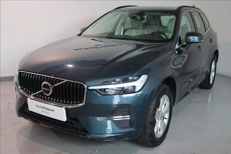 Volvo XC60 2,0 B4 AWD CORE 145 kW automat modrá