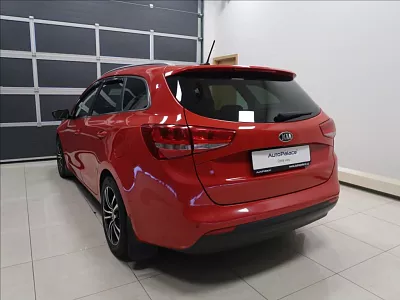 Kia Ceed 1,6 GDi Exclusive SW 99 kW červená