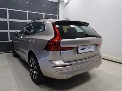 Volvo XC60 2,0 B4  AUT Core 145 kW automat šedá