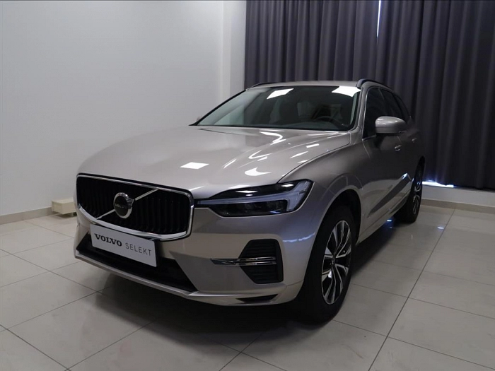 Volvo XC60 2,0 B4  AUT Core 145 kW automat šedá