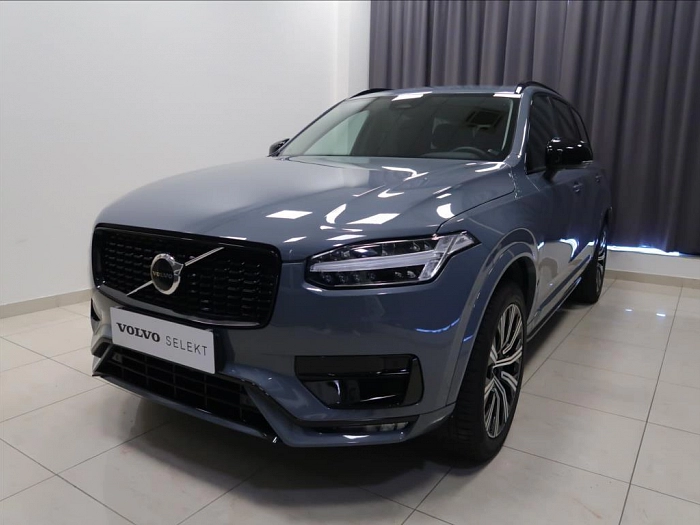 Volvo XC90 2,0 B5 AWD AUT Plus Dark 173 kW automat šedá