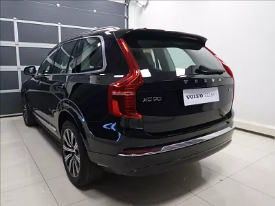 Volvo XC90 2,0 B5 AWD AUT Plus Dark 173 kW automat černá