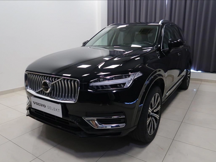 Volvo XC90 2,0 B5 AWD AUT Plus Dark 173 kW automat černá