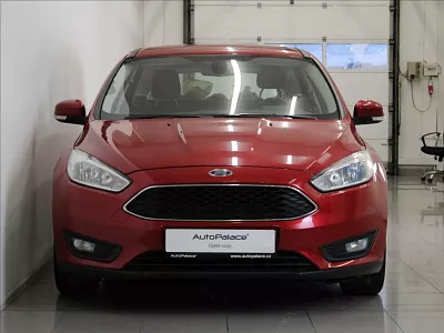 Ford Focus 1,5 TDCi 88kW Titanium NAVI 88 kW červená