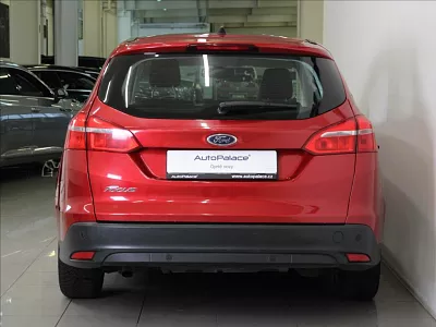 Ford Focus 1,5 TDCi 88kW Titanium NAVI 88 kW červená