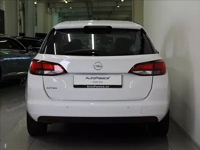 Opel Astra 1,5 CDTi Záruka 93tkm. 2022 77 kW bílá